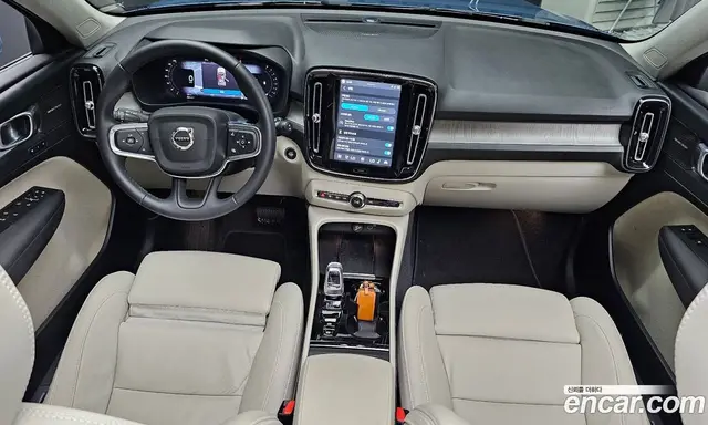 Volvo XC40 2024 2.0 автомат (гидро), миниатюра 7