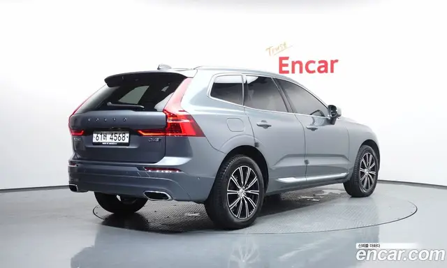 Volvo XC60 2018 2.0 автомат (гидро), миниатюра 2