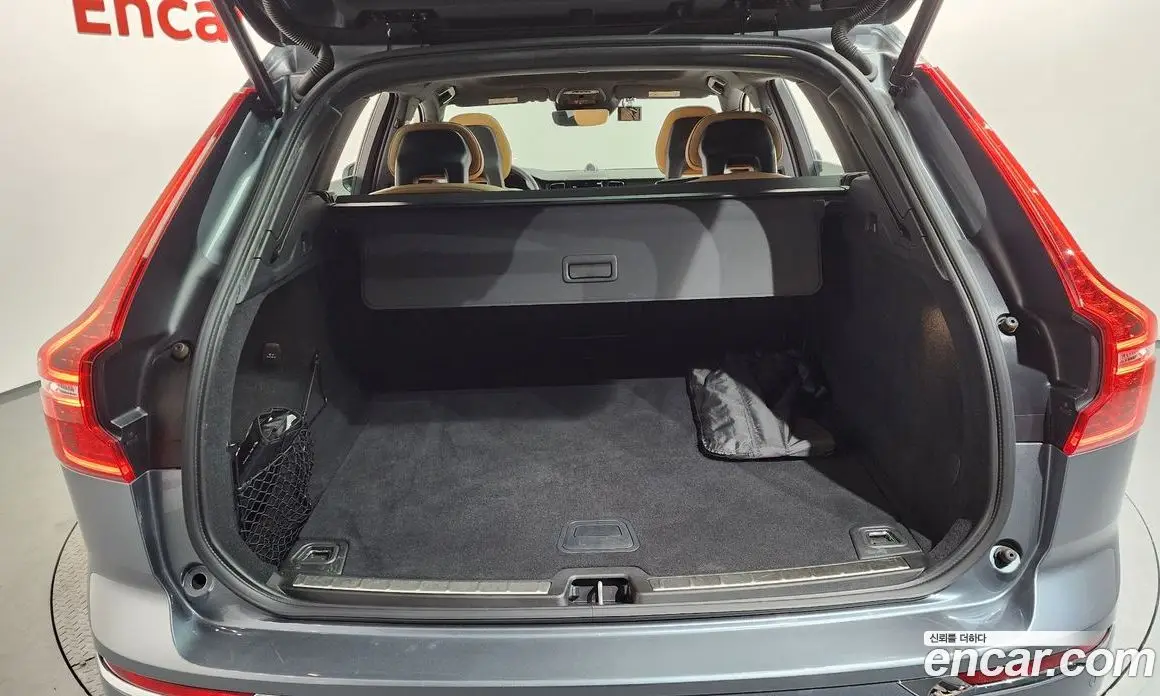 Volvo XC60 2018 2.0 автомат (гидро), фото 26