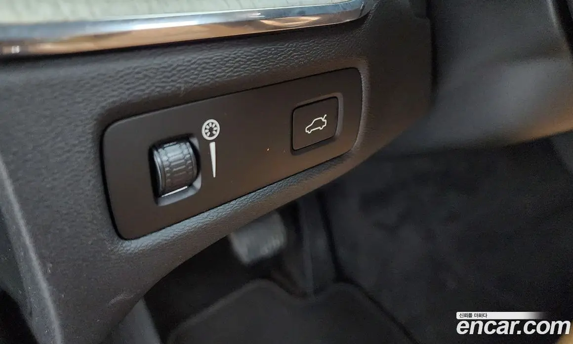 Volvo XC60 2018 2.0 автомат (гидро), фото 27