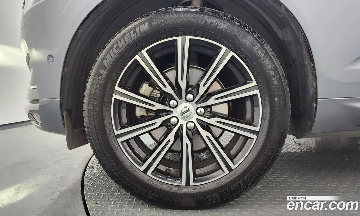 Volvo XC60 2018 2.0 автомат (гидро), фото 5