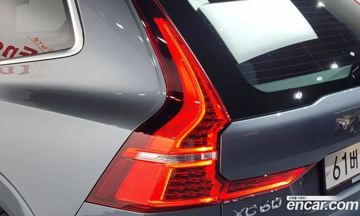 Volvo XC60 2018 2.0 автомат (гидро), фото 9