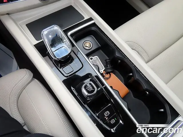 Volvo XC60 2025 2.0 автомат (гидро), миниатюра 11