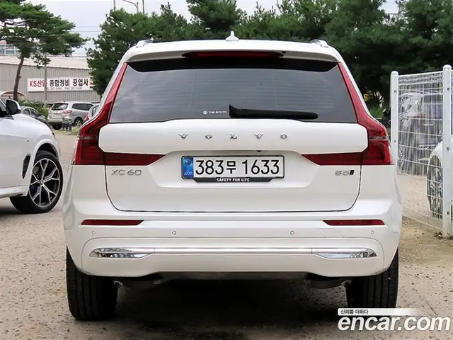 Volvo XC60 2025 2.0 автомат (гидро), миниатюра 4