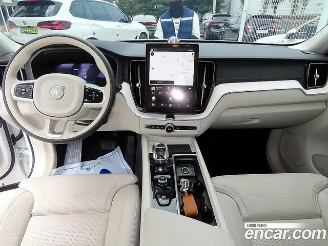Volvo XC60 2025 2.0 автомат (гидро), миниатюра 7
