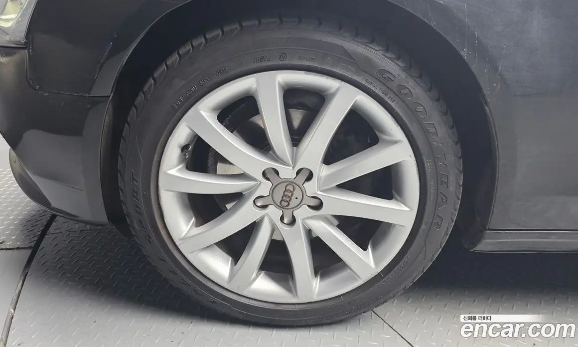 Audi A4 2015 2.0 автомат (гидро), фото 5