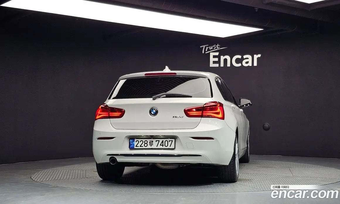 BMW 1 серия 2019 2.0 автомат (гидро), фото 4