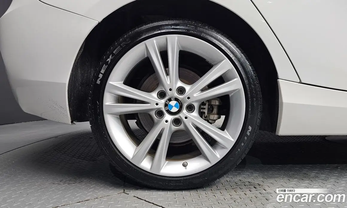 BMW 1 серия 2019 2.0 автомат (гидро), фото 5