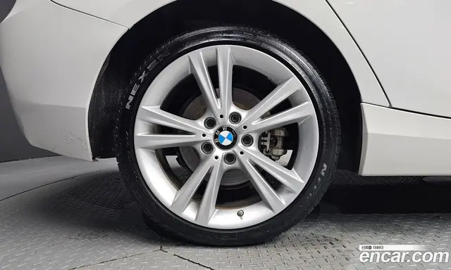 BMW 1 серия 2019 2.0 автомат (гидро), миниатюра 5