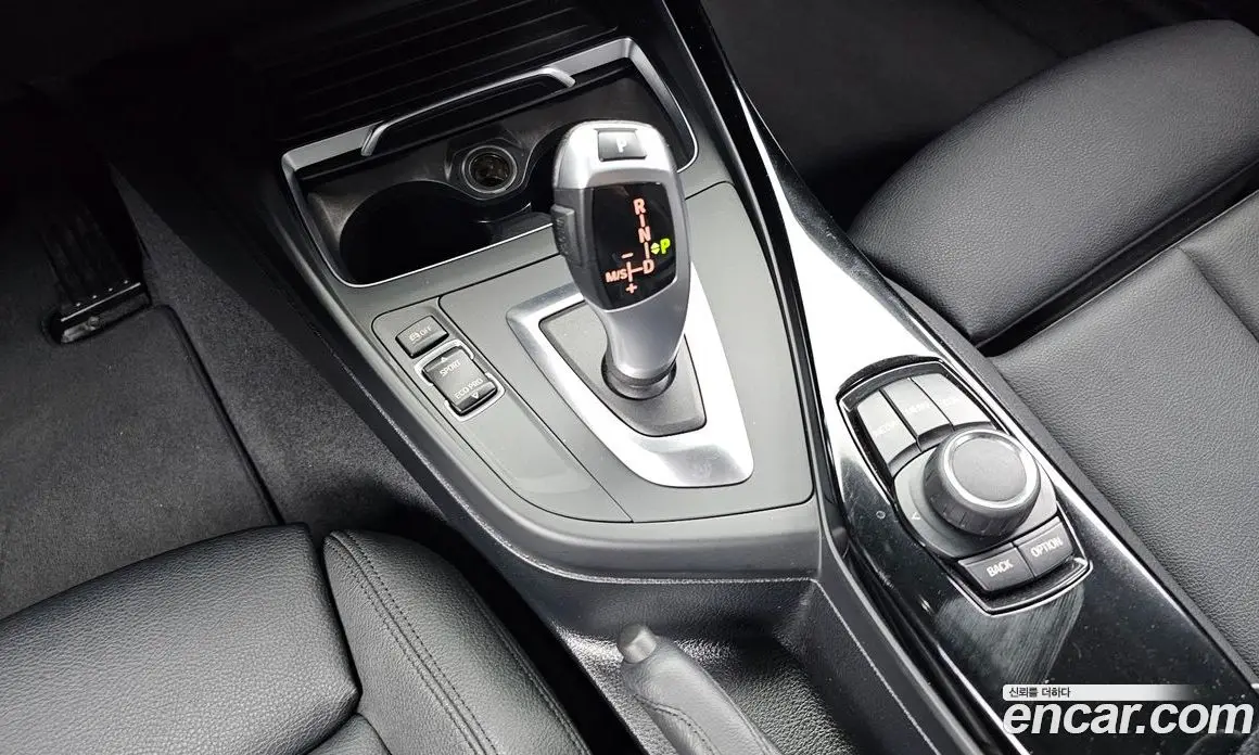 BMW 1 серия 2019 2.0 автомат (гидро), фото 9