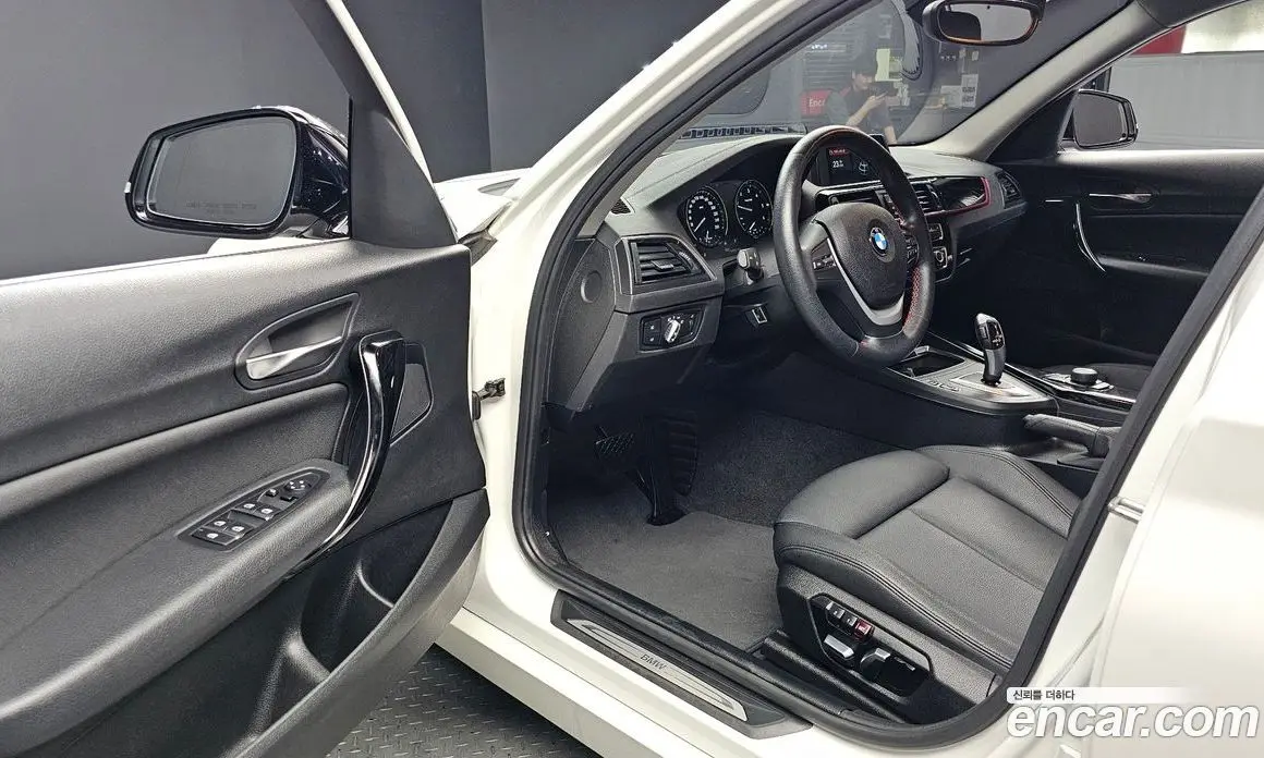 BMW 1 серия 2019 2.0 автомат (гидро), фото 10