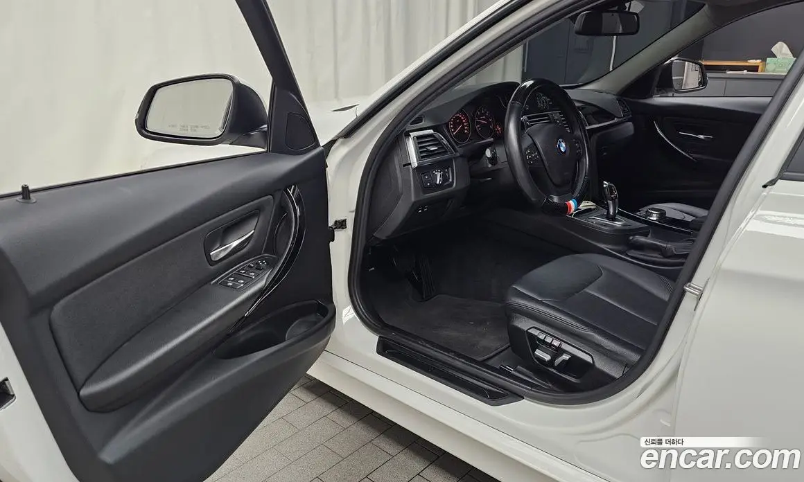 BMW 3 серия 2018 2.0 автомат (гидро), фото 12