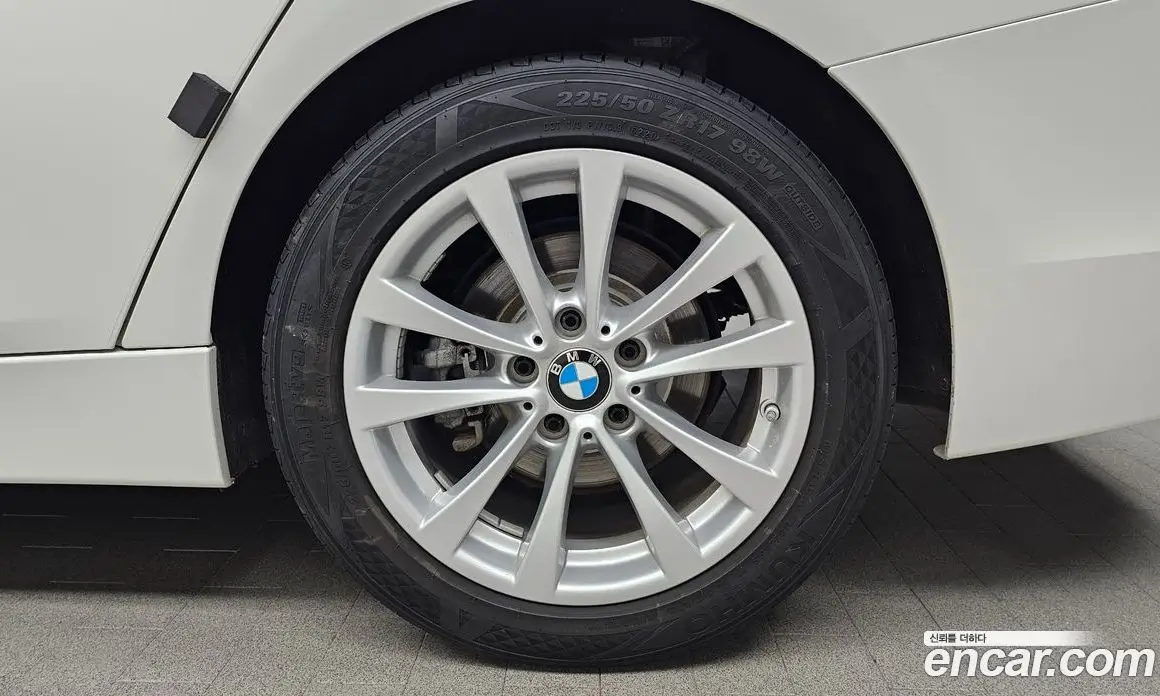 BMW 3 серия 2018 2.0 автомат (гидро), фото 6