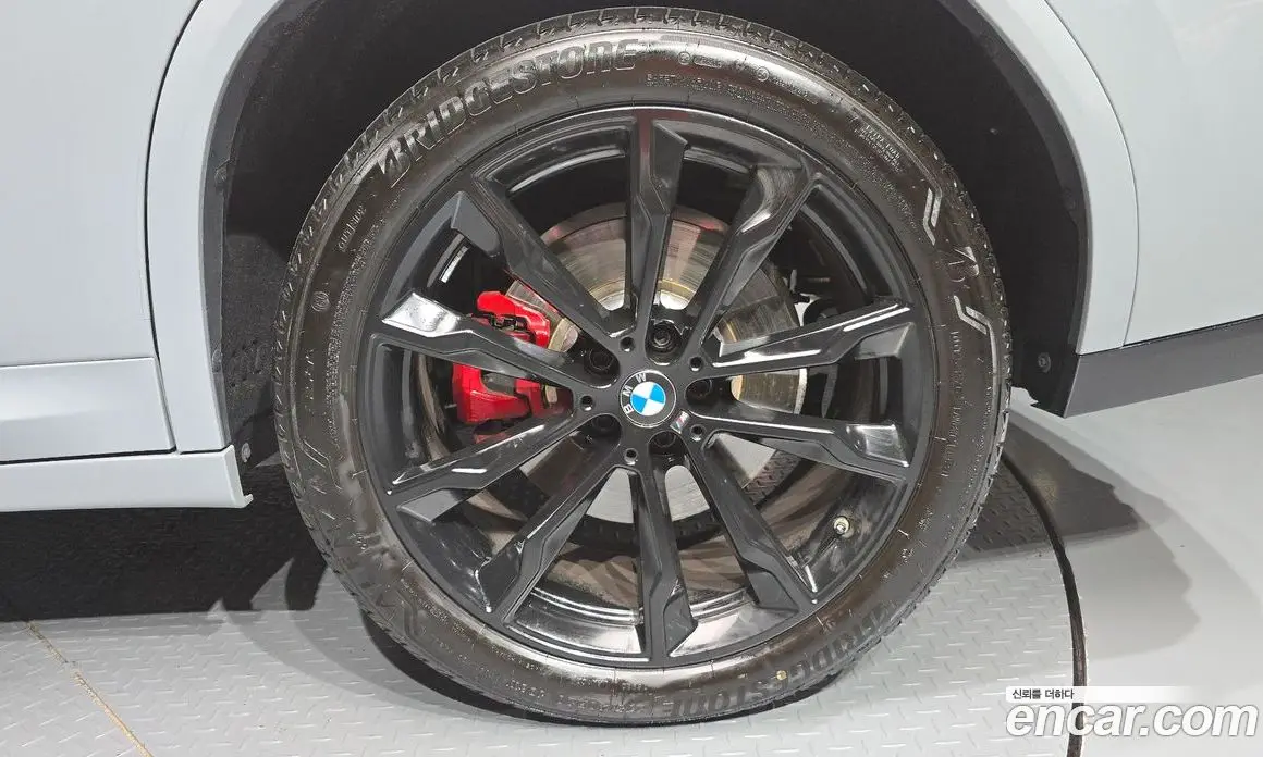 BMW X4 2025 2.0 автомат (гидро), фото 7
