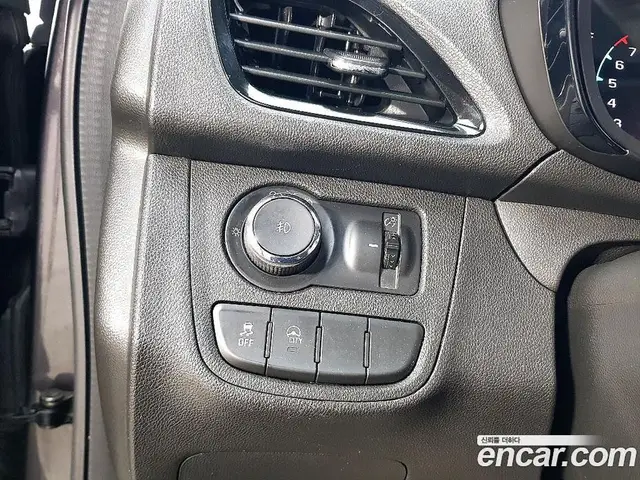 Chevrolet Spark 2015 1.0 автомат (гидро), миниатюра 11