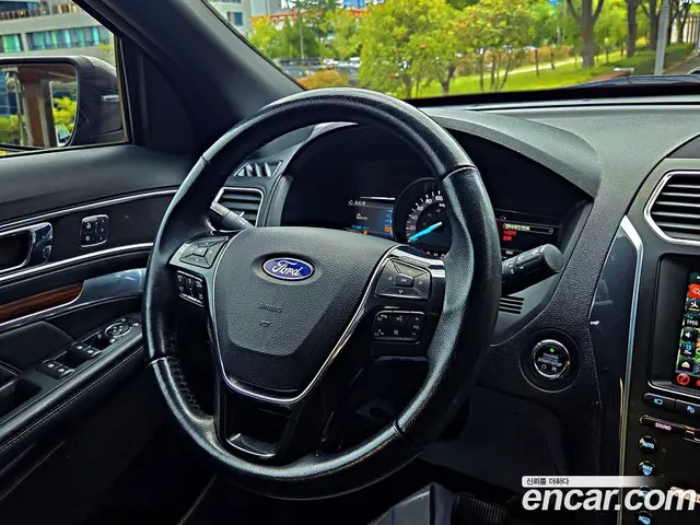 Ford Explorer 2018 2.3 автомат (гидро), миниатюра 9