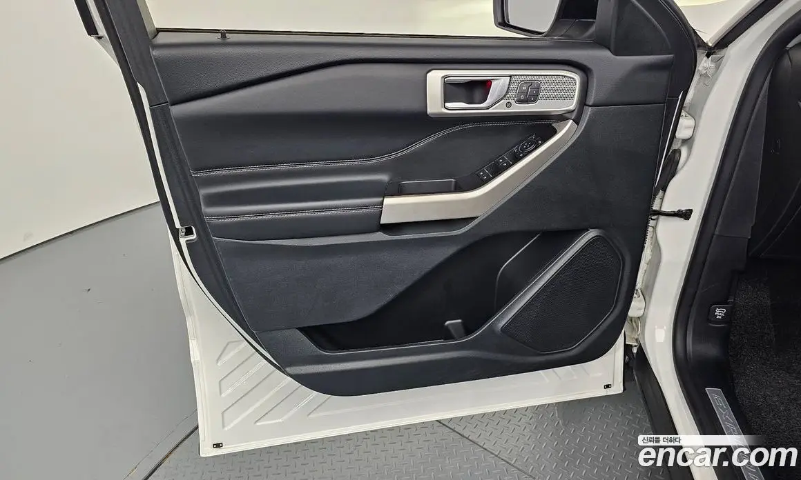 Ford Explorer 2022 2.3 автомат (гидро), фото 13
