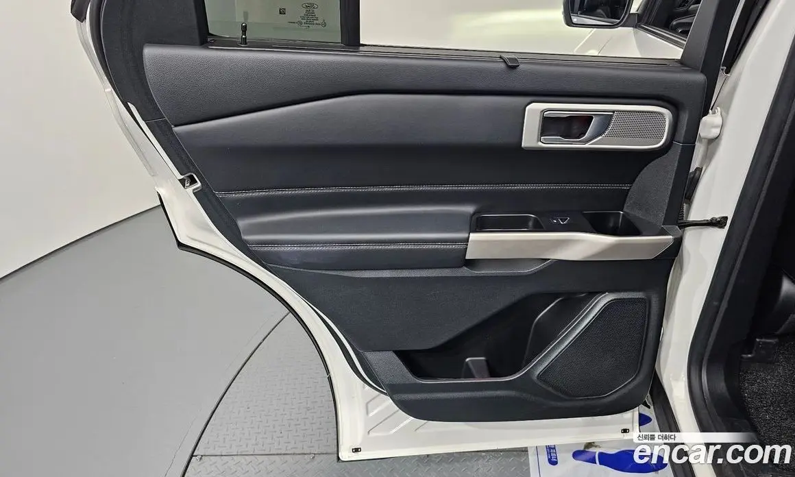 Ford Explorer 2022 2.3 автомат (гидро), фото 14