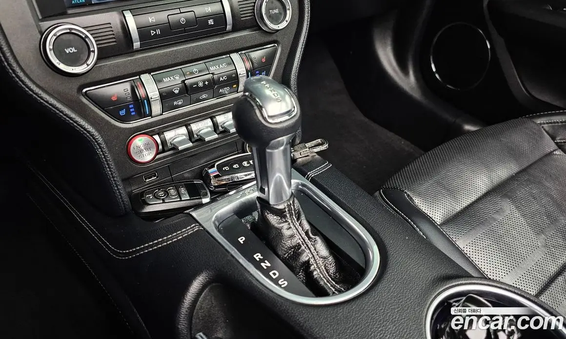Ford Mustang 2021 2.3 автомат (гидро), фото 9