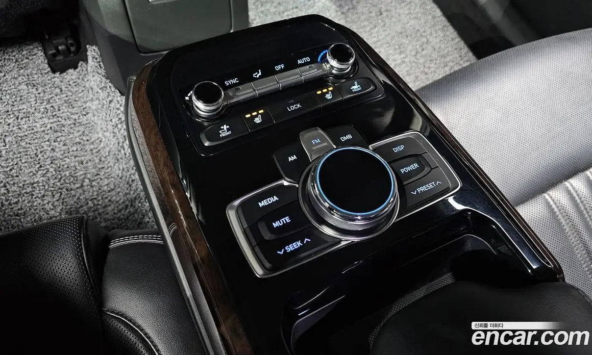 Genesis EQ900 2016 3.3 автомат (гидро), фото 20 Genesis EQ900 2016 3.3 автомат (гидро), фото 20