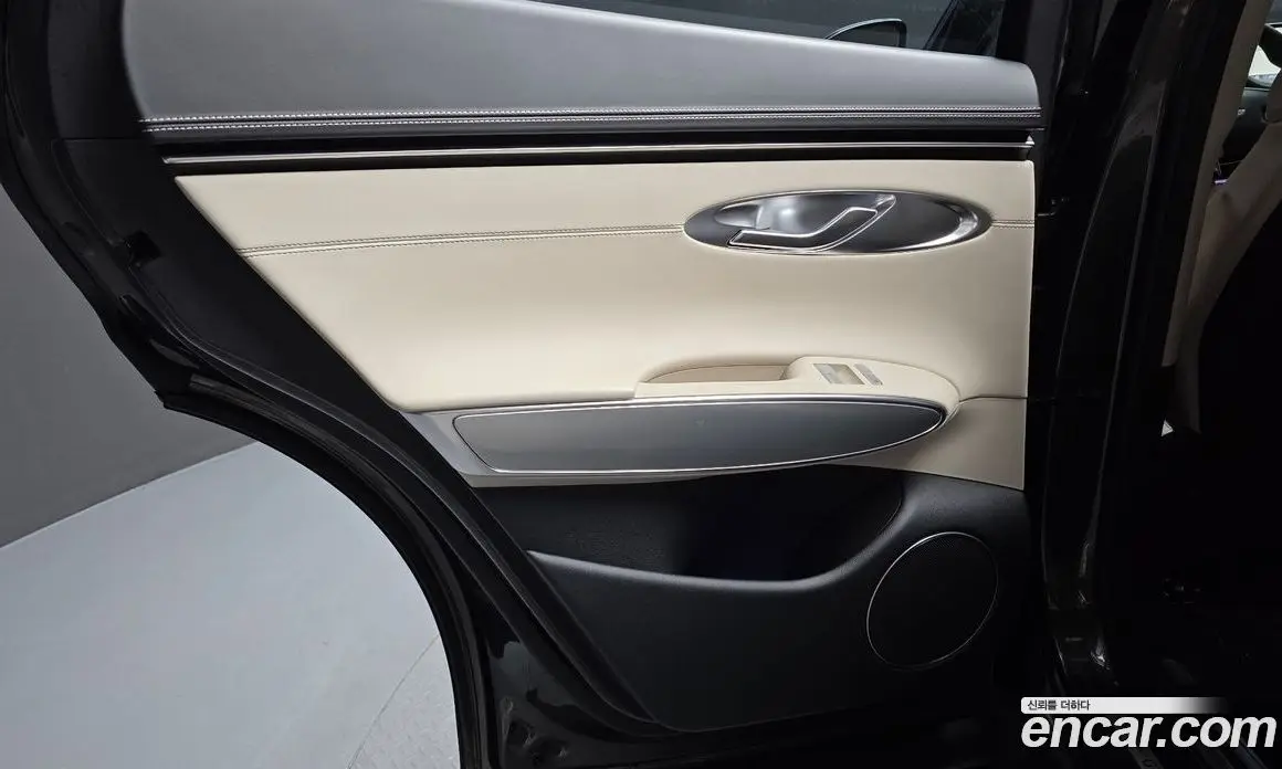 Genesis GV70 2024 2.5 автомат (гидро), фото 15
