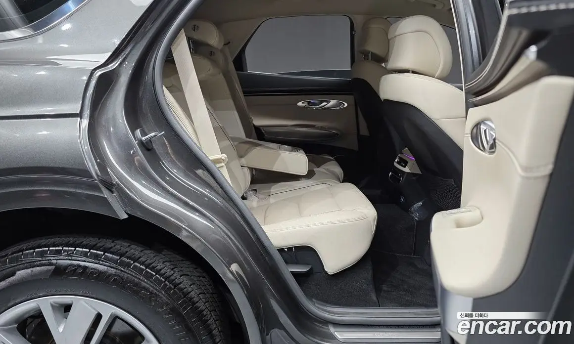 Genesis GV70 2024 2.5 автомат (гидро), фото 17