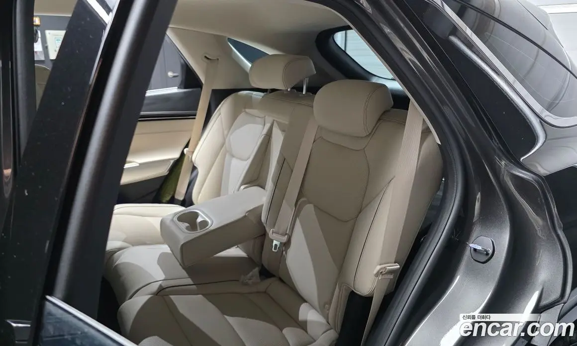 Genesis GV70 2024 2.5 автомат (гидро), фото 18