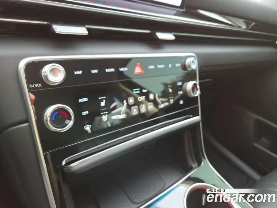 Genesis GV80 2026 2.5 автомат (гидро), фото 15