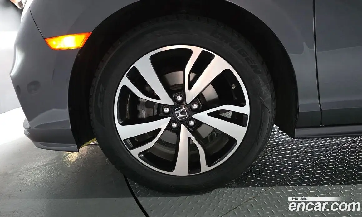 Honda Odyssey 2017 3.5 автомат (гидро), фото 4