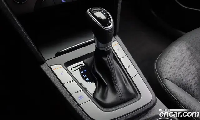 Hyundai Avante 2017 1.6 автомат (гидро), миниатюра 12