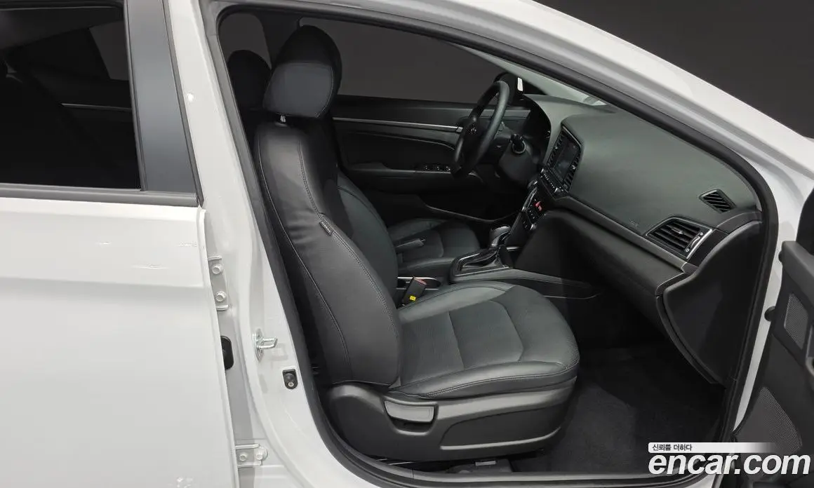 Hyundai Avante 2017 1.6 автомат (гидро), фото 17