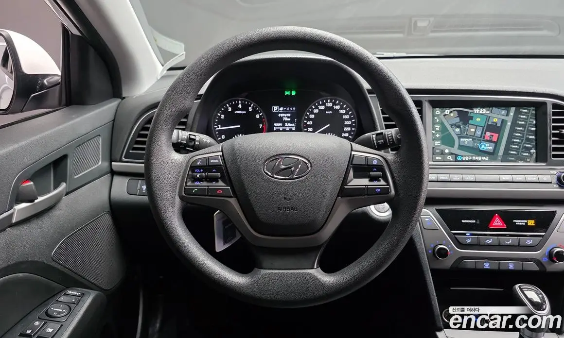 Hyundai Avante 2017 1.6 автомат (гидро), фото 18