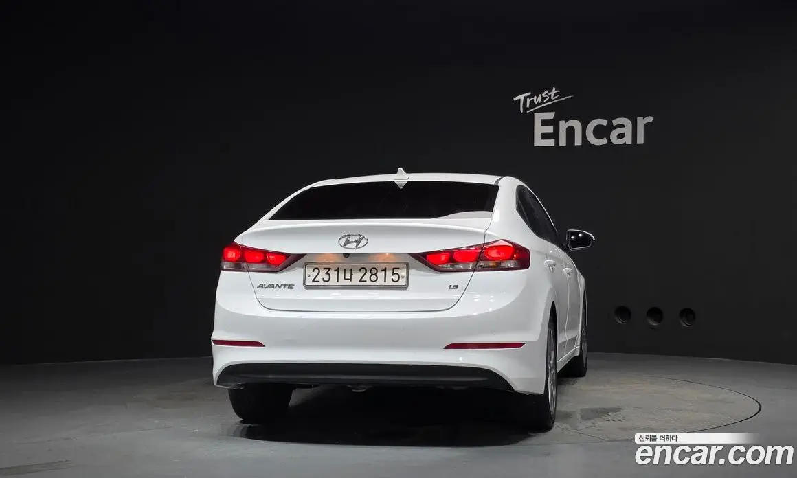 Hyundai Avante 2017 1.6 автомат (гидро), фото 4