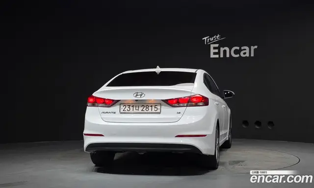 Hyundai Avante 2017 1.6 автомат (гидро), миниатюра 4