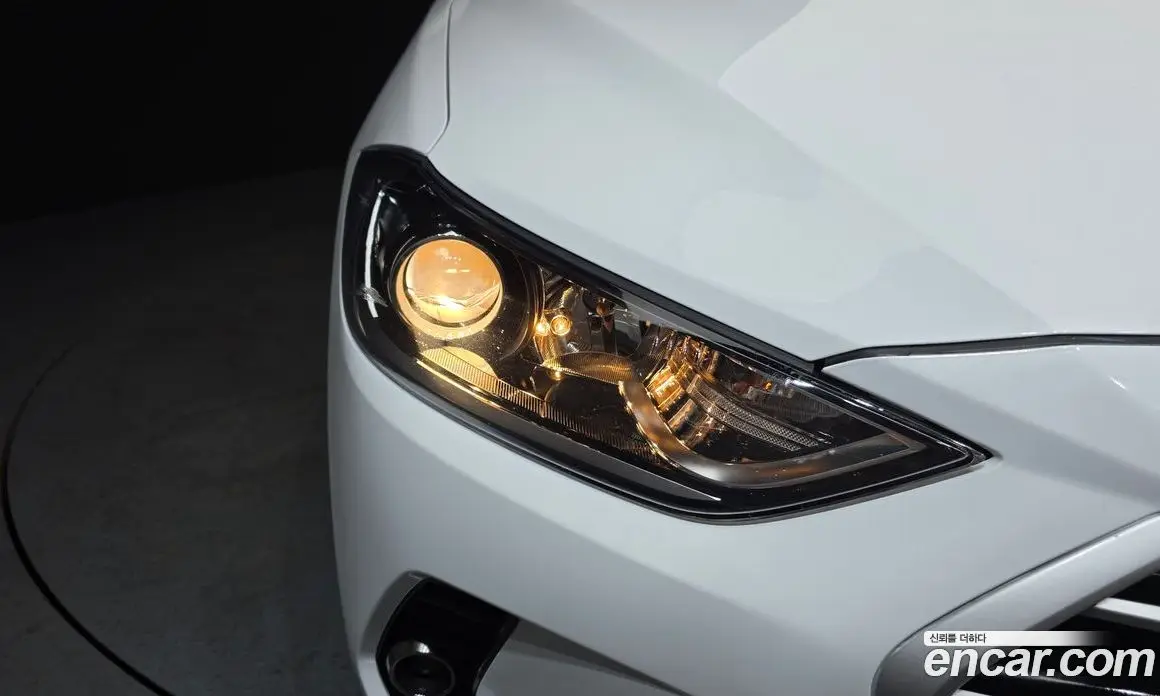Hyundai Avante 2017 1.6 автомат (гидро), фото 8