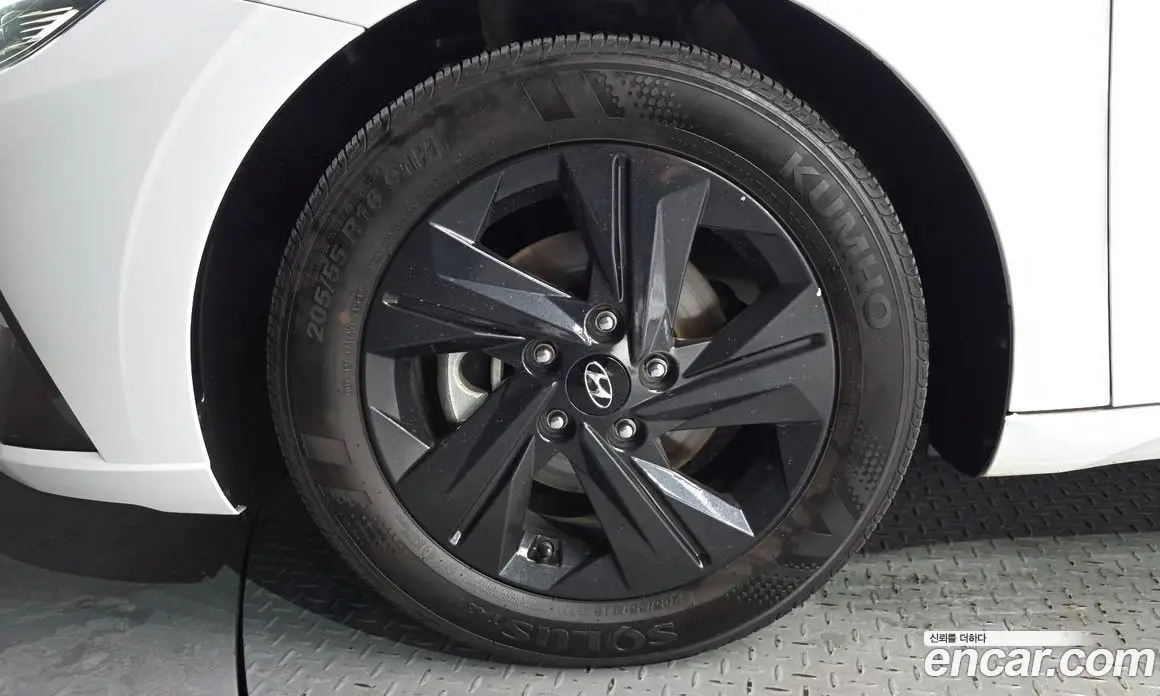 Hyundai Avante 2022 1.6 автомат (гидро), фото 5