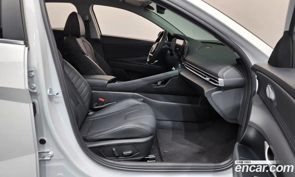 Hyundai Avante 2025 1.6 автомат (гидро), фото 16
