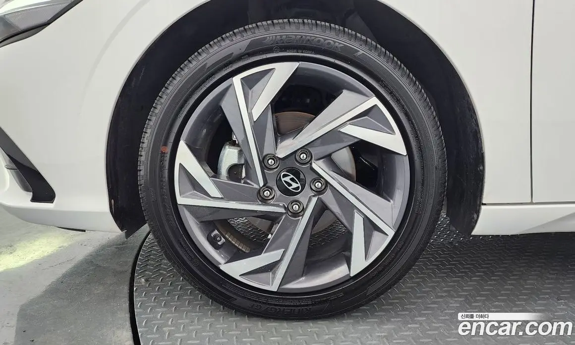 Hyundai Avante 2025 1.6 автомат (гидро), фото 5