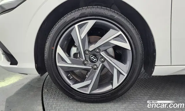 Hyundai Avante 2025 1.6 автомат (гидро), миниатюра 5