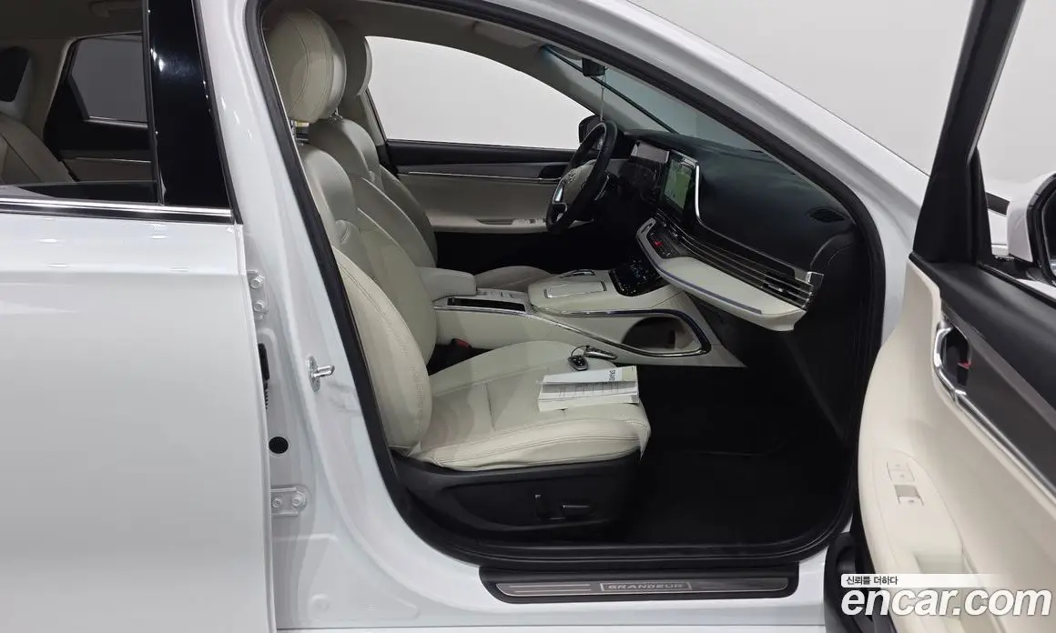 Hyundai Grandeur 2022 2.5 автомат (гидро), фото 16