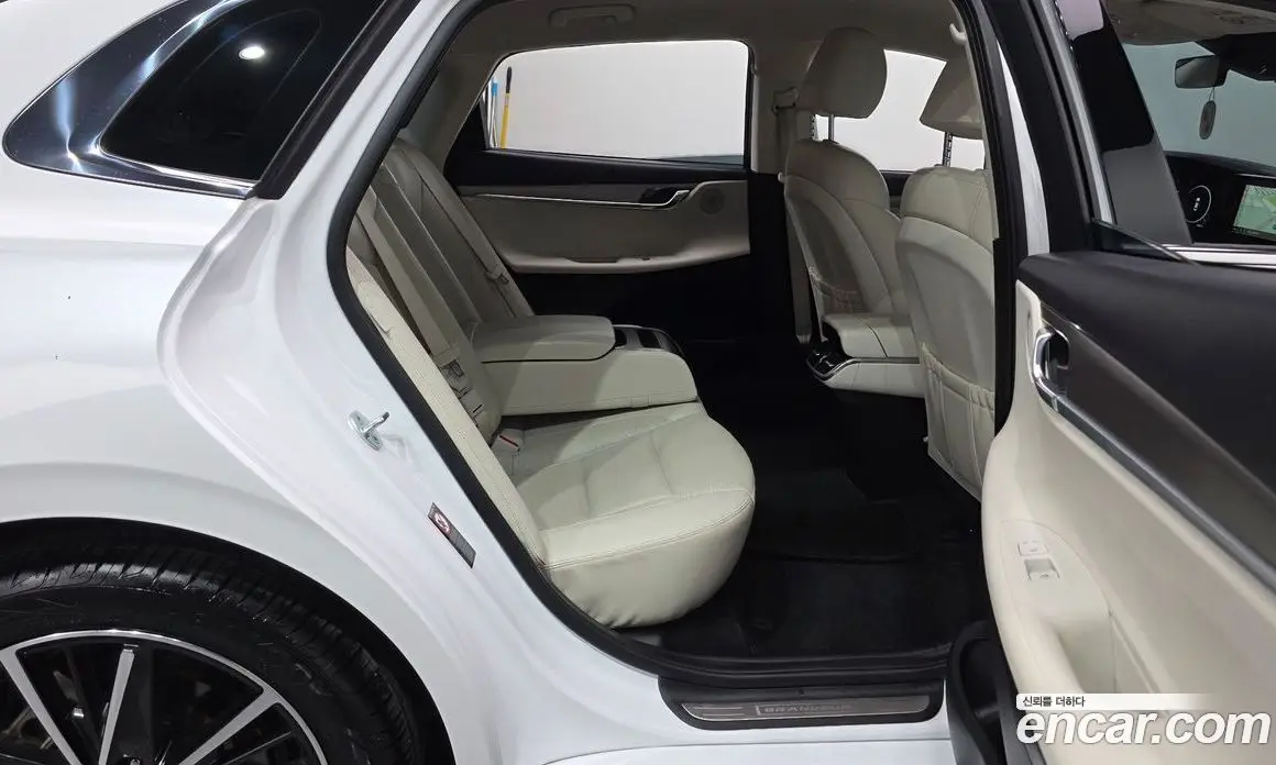 Hyundai Grandeur 2022 2.5 автомат (гидро), фото 17