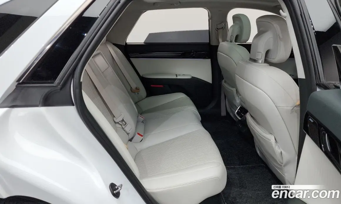 Hyundai Grandeur 2023 1.6 автомат (гидро), фото 17