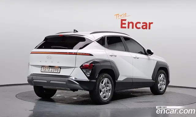 Hyundai Kona 2023 1.6 автомат (гидро), миниатюра 2