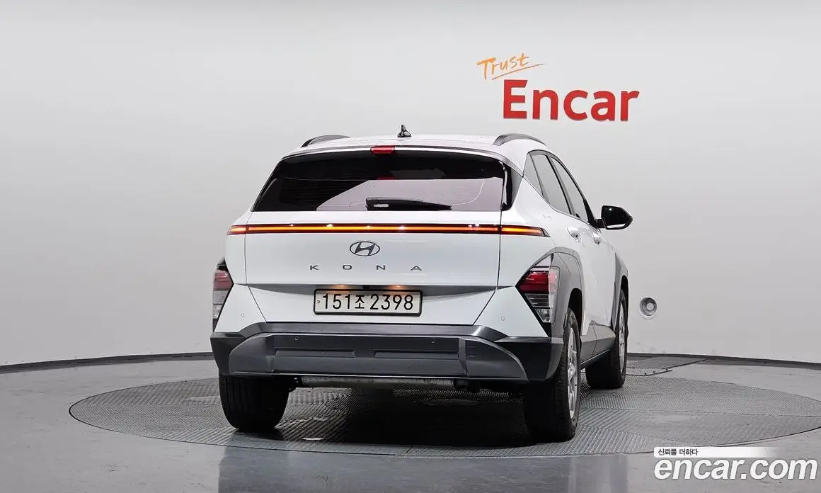 Hyundai Kona 2023 1.6 автомат (гидро), фото 4