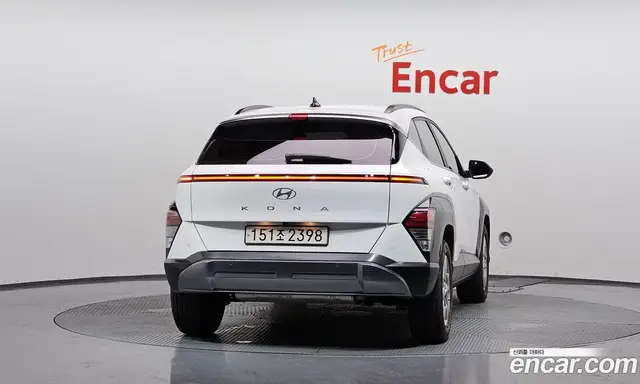 Hyundai Kona 2023 1.6 автомат (гидро), миниатюра 4