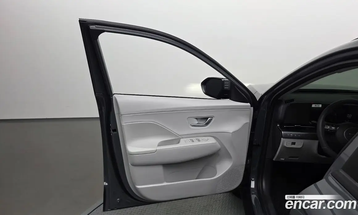Hyundai Kona 2025 1.6 автомат (гидро), фото 14