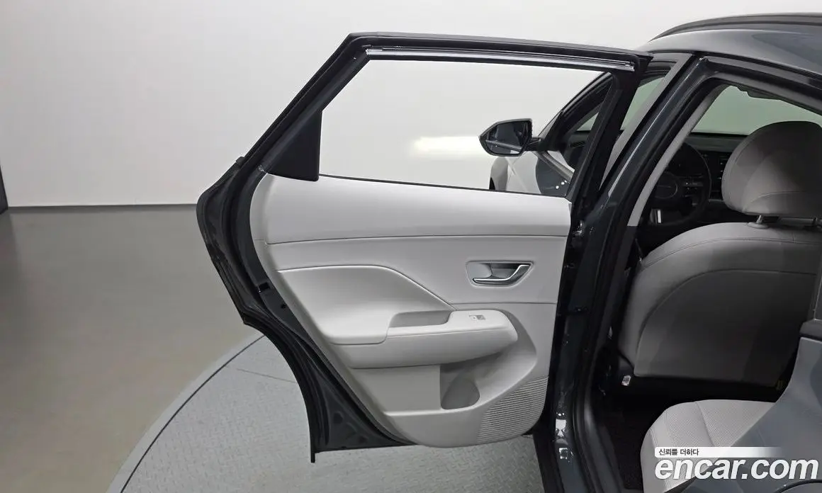 Hyundai Kona 2025 1.6 автомат (гидро), фото 15