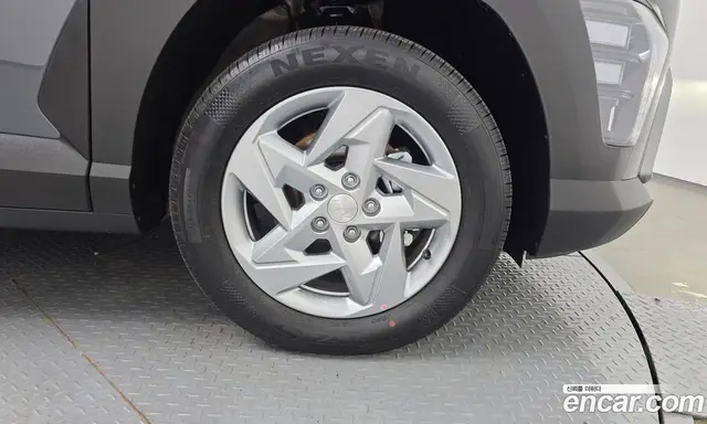 Hyundai Kona 2025 1.6 автомат (гидро), миниатюра 7