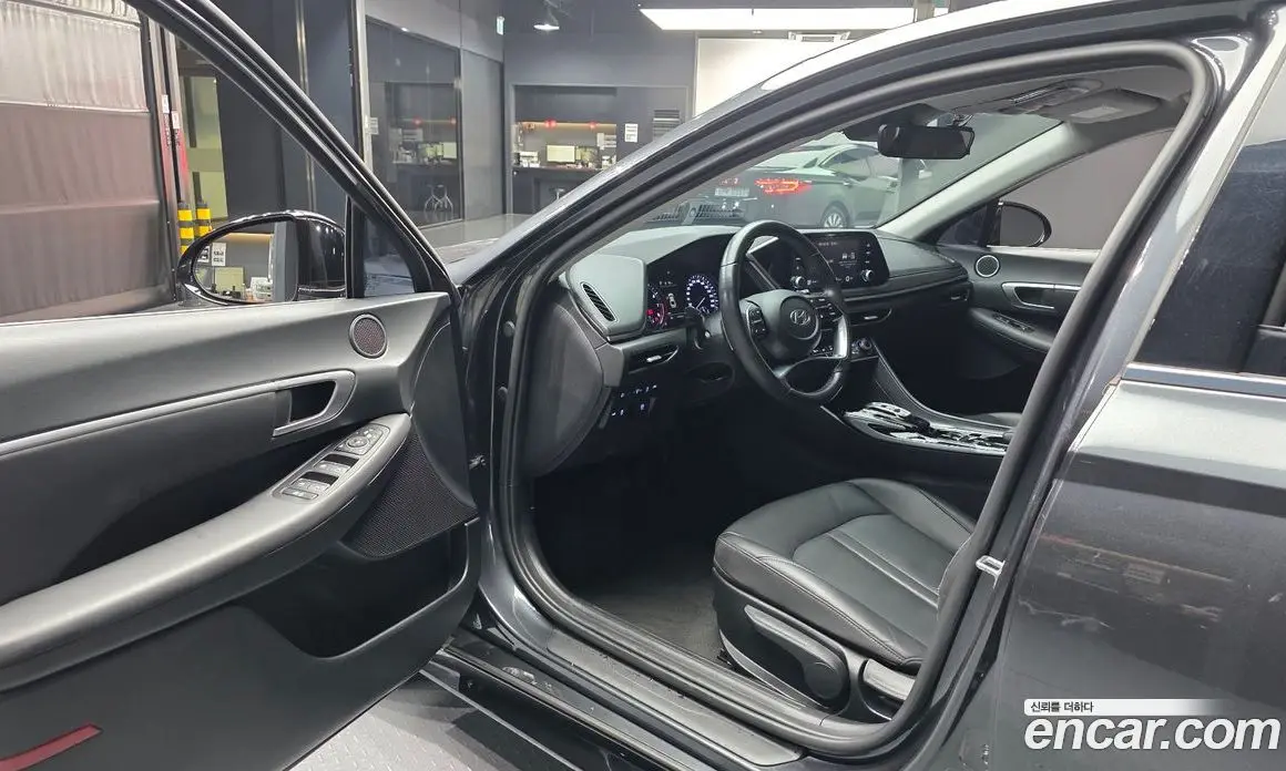 Hyundai Sonata 2022 2.0 автомат (гидро), фото 13