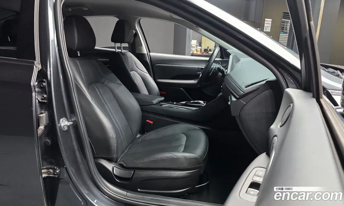 Hyundai Sonata 2022 2.0 автомат (гидро), фото 17
